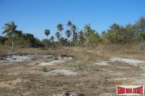A plot of land for sale close to Hua Hin town center.-2