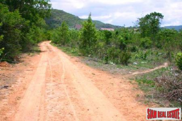 A plot of land for sale close to Hua Hin town center.-3