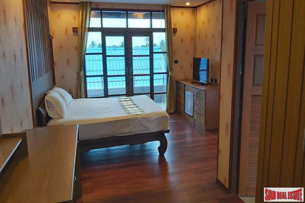 2 Bedroom 2 Bathroom Apartments Available For Holiday Rental In The Pratumnak Area Of South Pattaya-21