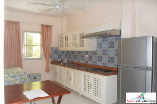 1 Bedroom Apartment Available For Holiday Rental In The Pratumnak Area Of South Pattaya-16