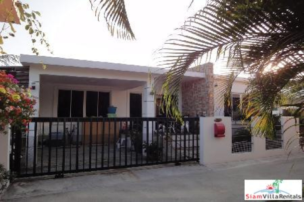 A three bedroom house for rent in a small development only a few mins drive from Hua Hin town.-1