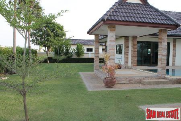 A three bedroom house for sale in a small development only a few mins drive from Hua Hin town.-10