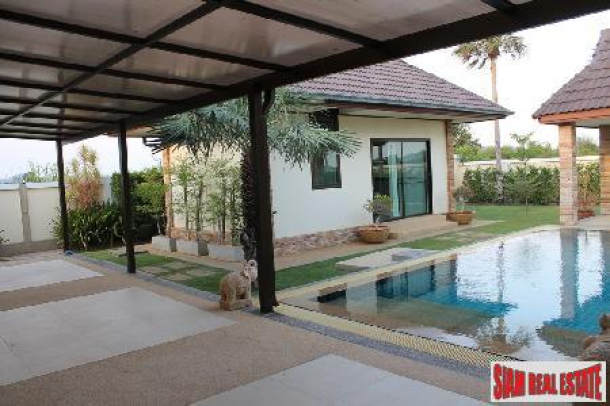 A three bedroom house for sale in a small development only a few mins drive from Hua Hin town.-15