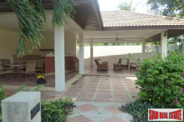 5 Bedroom House With Private Swimming Pool - East Pattaya-5