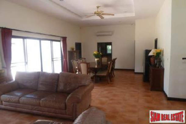 5 Bedroom House With Private Swimming Pool - East Pattaya-6