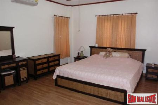 3 Bedroom House In A Beautiful Part Of This Magnificent Country - Na Jomtien-4