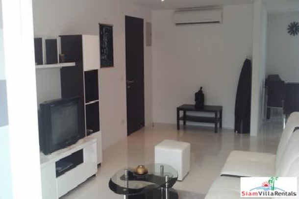 Town House in a Compound for Rent near BTS Bearing.-9