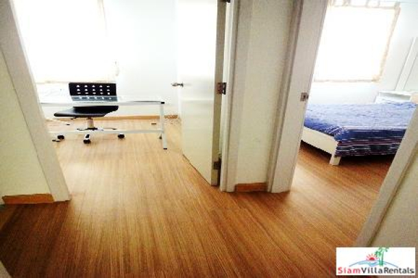 Town House in a Compound for Rent near BTS Bearing.-6