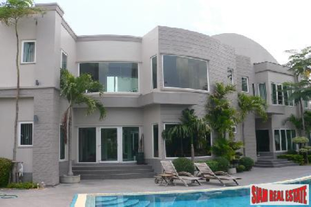 Stunning 6 Bedroom Detached House In East Pattaya-1