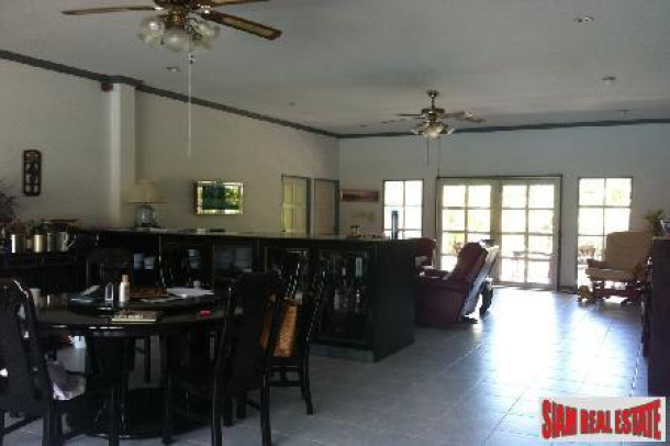 Pool Villa for sale only few minutes from Hua Hin town center.-8