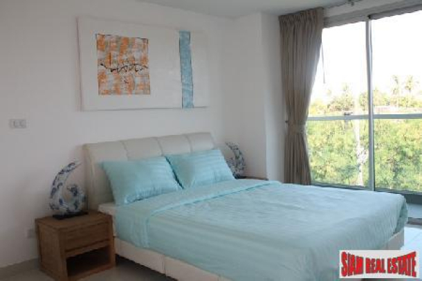 Excellent Cut-Price Condo Available In The Highly Desirable Wong Amat Area of North Pattaya-1