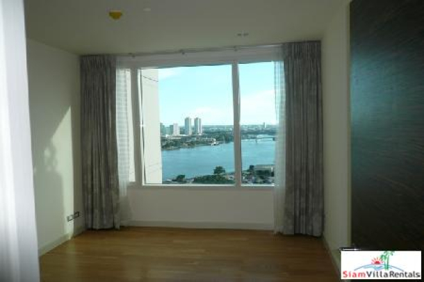 River Front. Absolutely Stunning Views. Pet Friendly Building.-4