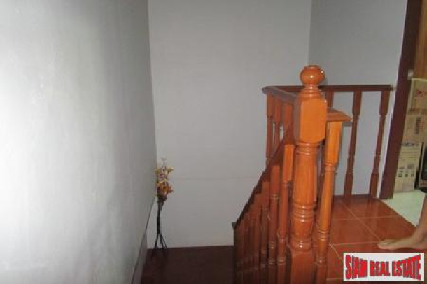 4 Bedroom House Located In The Popular Area Of East Pattaya-16