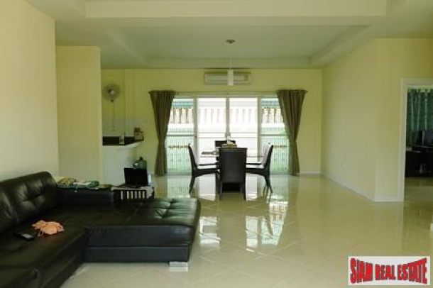 5 Bedroom, 3 Bathroom Single Story Property - East Pattaya-4