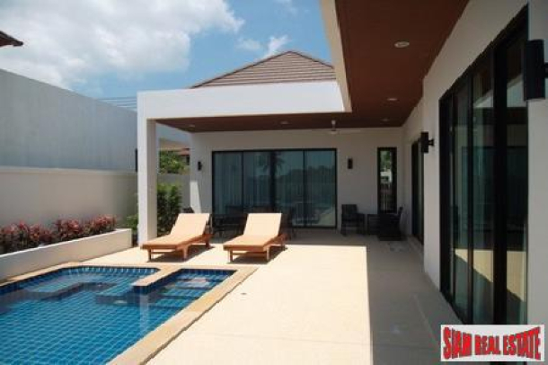 Modern Tropical Three-Bedroom Villa in Rawai-4
