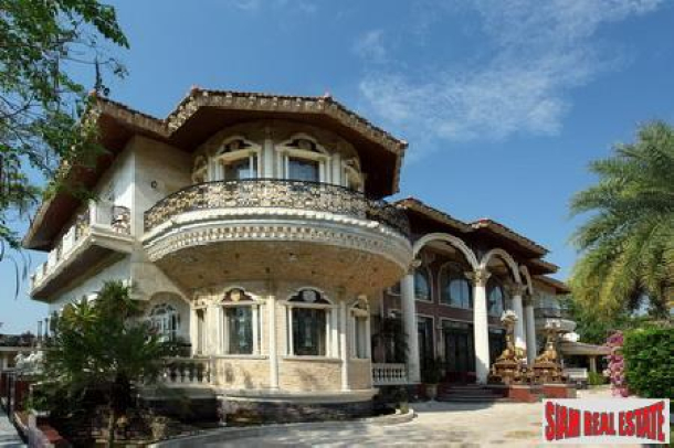 Contemporary European style castle with 6 Bedrooms - Pattaya-1