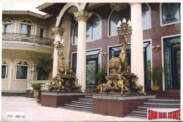 Contemporary European style castle with 6 Bedrooms - Pattaya-2