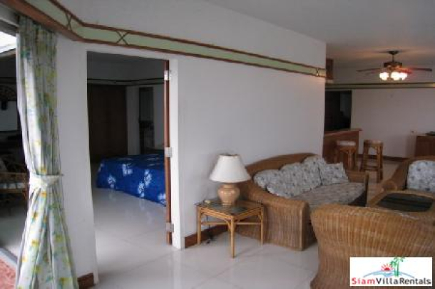 1 Bedroom Apartment Just A Stones Throw Away From The Beach - North Pattaya-5