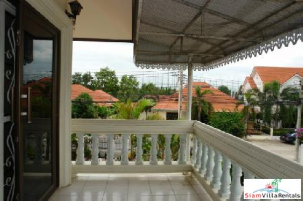 Unbelievably Cheap Fully Furnished Studio - South Pattaya-4