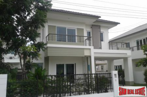 New, Detached, Three Bedroom House in Suksasawat/Tongku-1