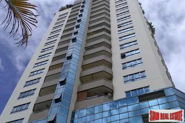 Sarin Place | Two Bedroom Corner Unit Condo for Sale at Ratchadaphisek-1
