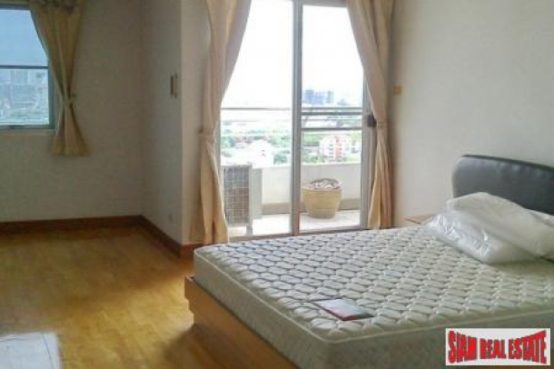 Sarin Place | Two Bedroom Corner Unit Condo for Sale at Ratchadaphisek-7