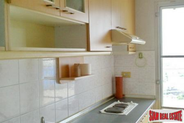 Sarin Place | Two Bedroom Corner Unit Condo for Sale at Ratchadaphisek-8