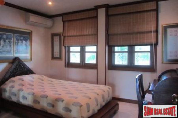 Contemporary-Thai, Three-Bedroom Luxury Villa in Chalong-10