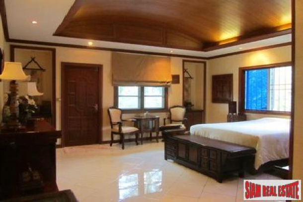 Contemporary-Thai, Three-Bedroom Luxury Villa in Chalong-11