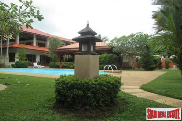 Contemporary-Thai, Three-Bedroom Luxury Villa in Chalong-7