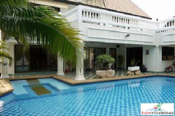 3 Bedroom 3 Bathroom Villa With All The Amenities You Need - East Pattaya-1