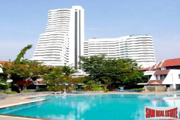 Fully Furnished One Bedroom Condominium Only 100 Metres From The Beach - Jomtien-1