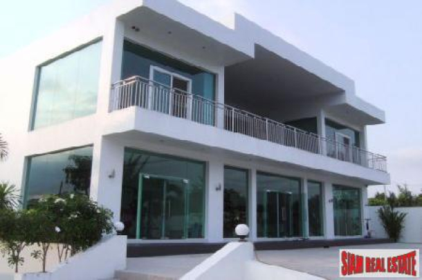 4 Bedroom Ultra Modern House In A Lakeside Setting - East Pattaya-1