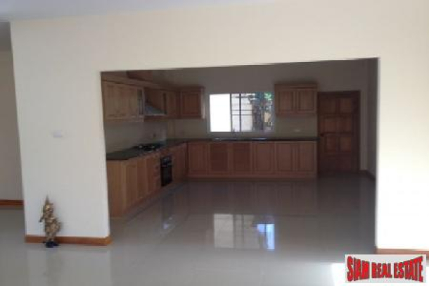 5 Bedroom 5 Bathroom House Available in East Pattaya-4