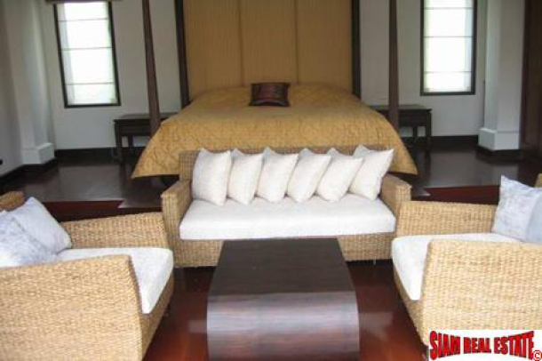 Luxury 4 bedroom Laguna villa-8