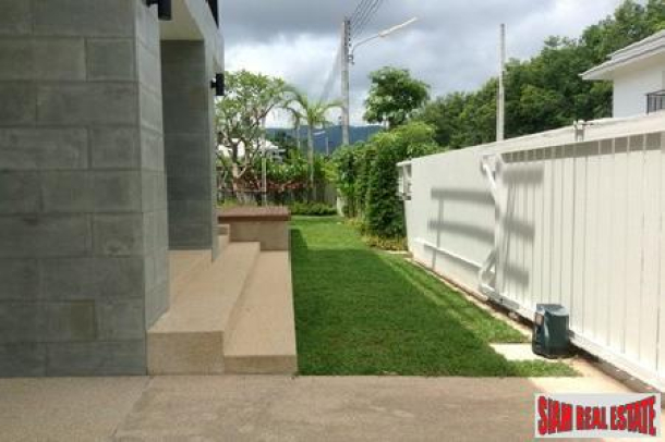 Great location, two minutes walk to Nana BTS station.-12