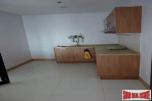 Two Bedroom Riverside Condo with View in Charoenkrung-10