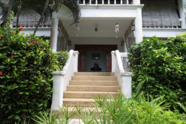 Three Bedroom Villa on Soi Naya close to Nai Harn Beach-3