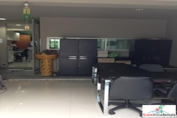 Noble Cube Pattanakarn | Three bedroom town house, great investment.-2