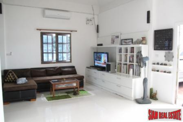 Quality Three-Bedroom Pool Villa in Central Cha-Am-3