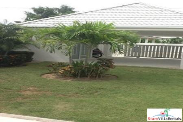 Three-Bedroom House with Pool in West Hua Hin-10