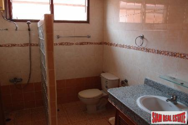 4 Bedroom 3 Bathroom Villa For Sale - Pattaya-16