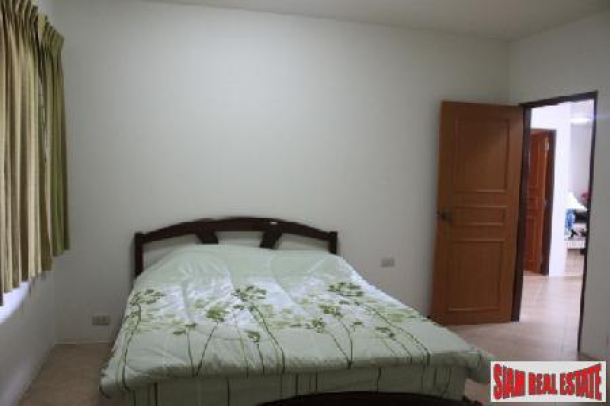 Large 3 Bedroom Condominium Available For Sale - Pratumnak-10