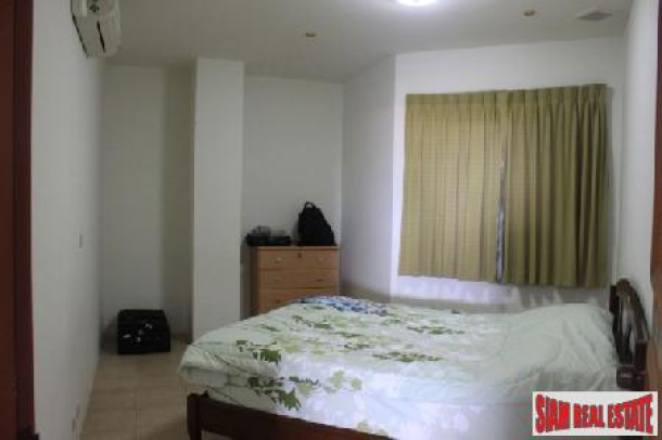 Large 3 Bedroom Condominium Available For Sale - Pratumnak-8