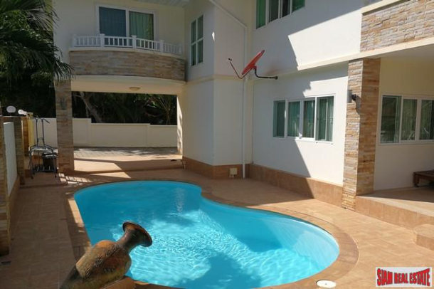 Villa Sara | Bright Modern Three Bedroom Pool Villa for Rent in Kathu-1