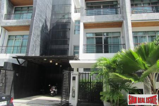 Luxury duplex apartment situated on the 27th floor with uninterrupted sea views - Wong Amat-18