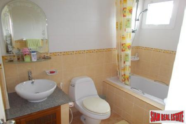 Three-bedroom home in good Chalong residential area-6