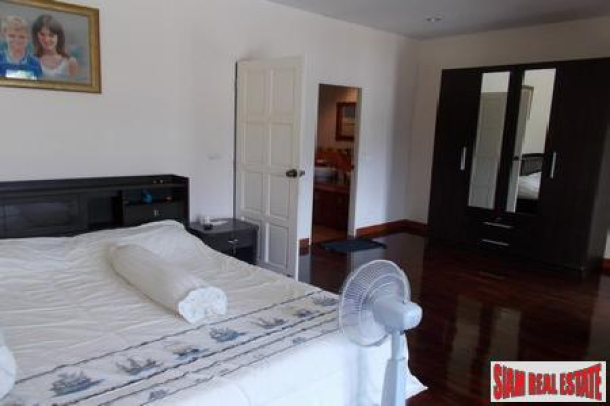 Three-bedroom home in good Chalong residential area-9