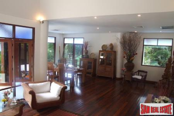 Fabulous House With Swimming Pool At A Super Price in East Pattaya-17