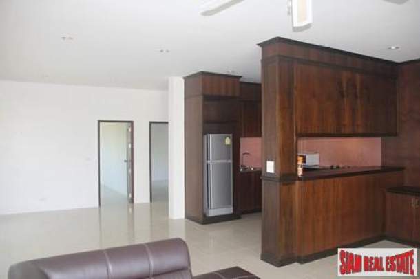 Luxurious three-bedroom villa in Rawai with sea and mountain views-11